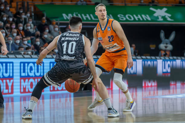 不仅为球队 不仅为球队